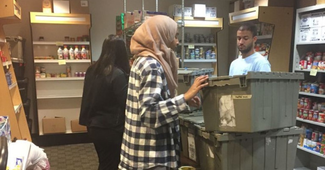 Campus Pantry volunteers